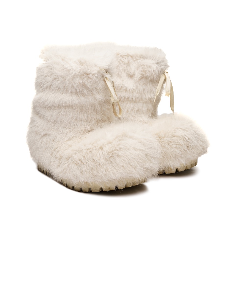Balenciaga Alaska faux fur snow boots thumbnail