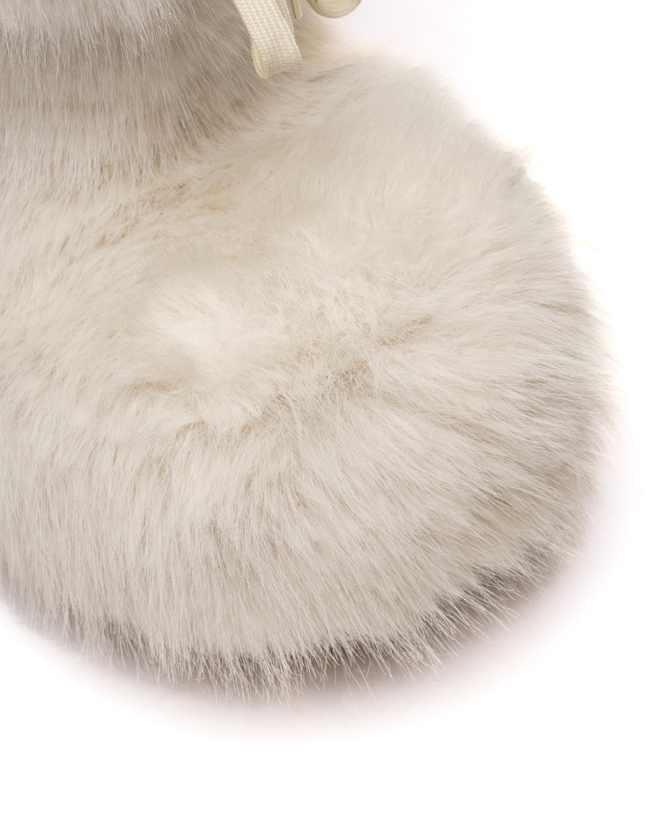 Balenciaga Alaska faux fur snow boots thumbnail