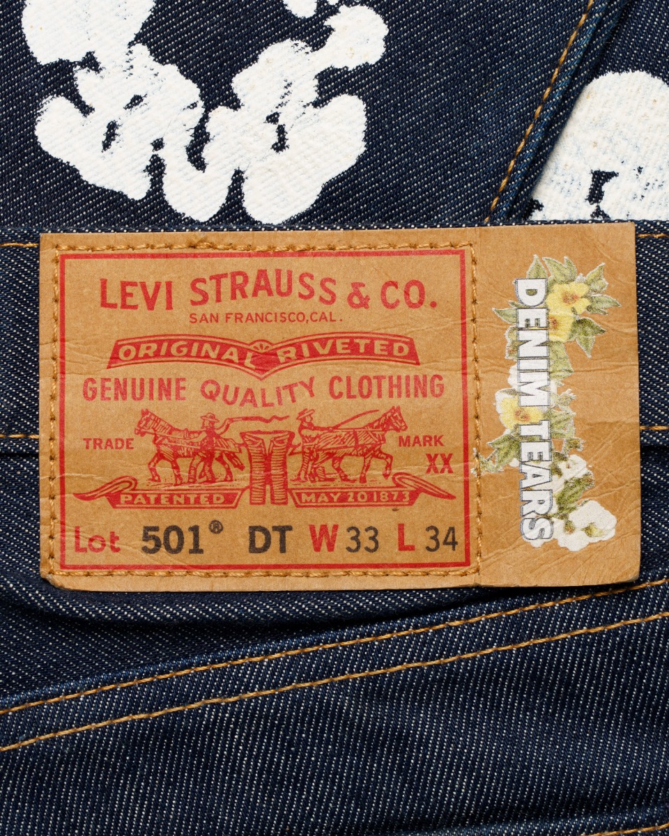 Denim Tears x Levi's wreath-print selvedge jeans thumbnail