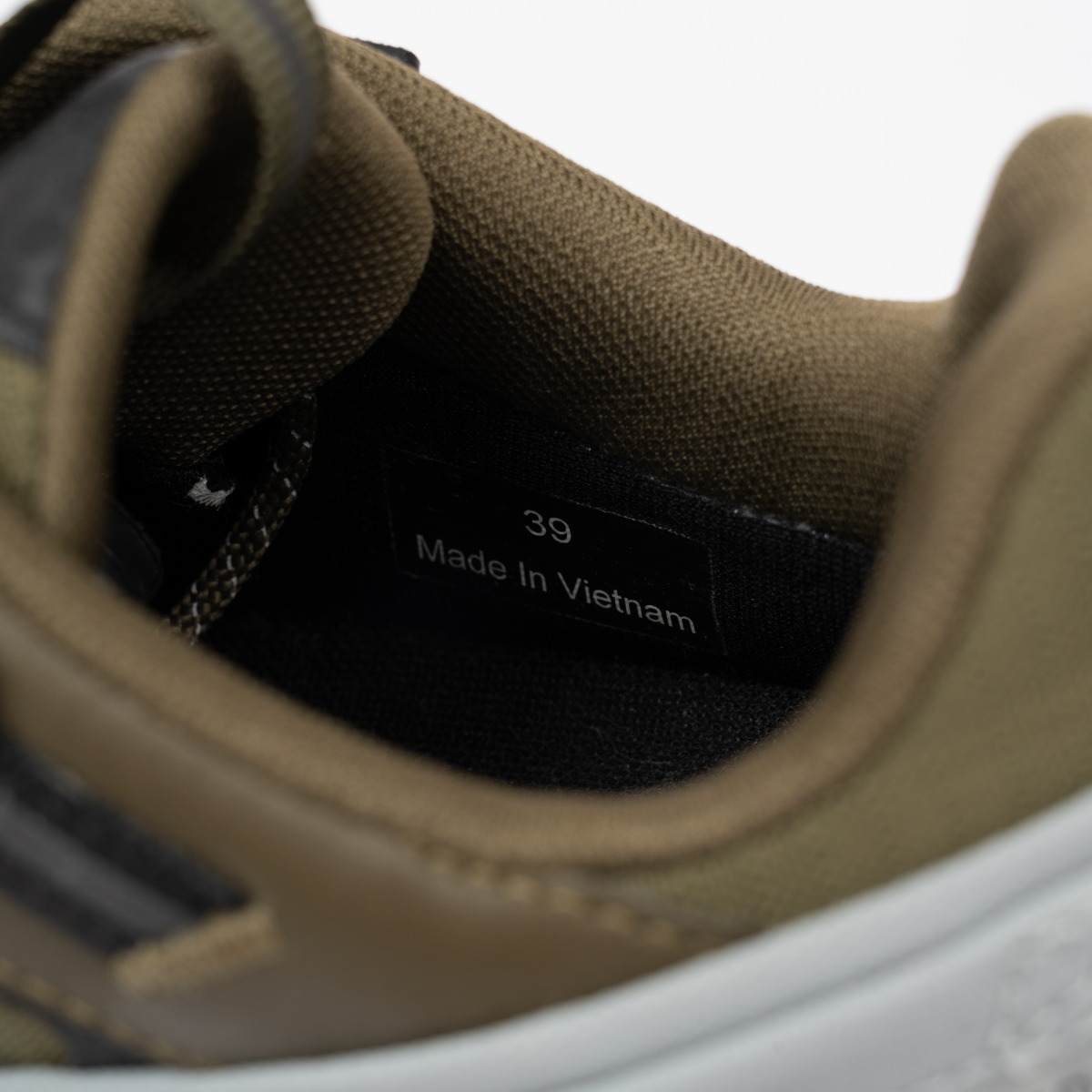 Moncler Grenoble x END Trailgrip Gore-tex khaki sneakers thumbnail