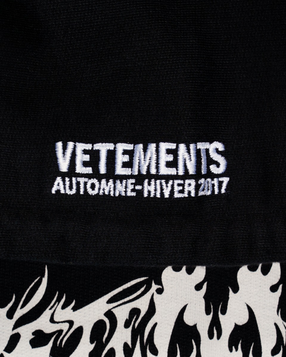 Vetements Total Fucking Darkness padded-shoulders hoodie thumbnail